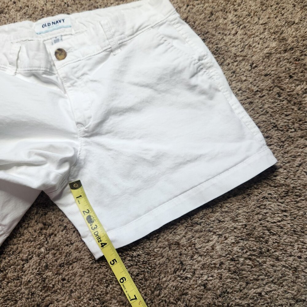 Old Navy Women's White Casual Shorts - Picture 5 of 8